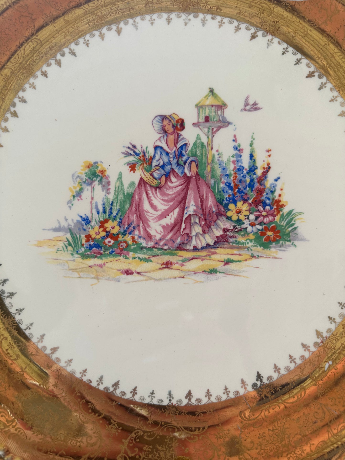 7 piece set “Lady in the garden” (22k gold rimmed)